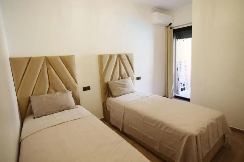 Appartement De Lux contacts